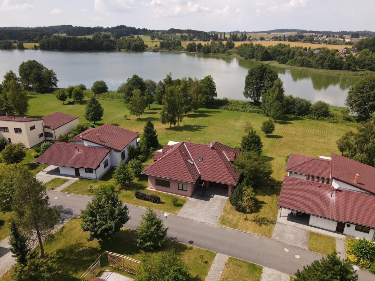 Вілла Obora 824 Нова-Бистржіце Екстер'єр фото